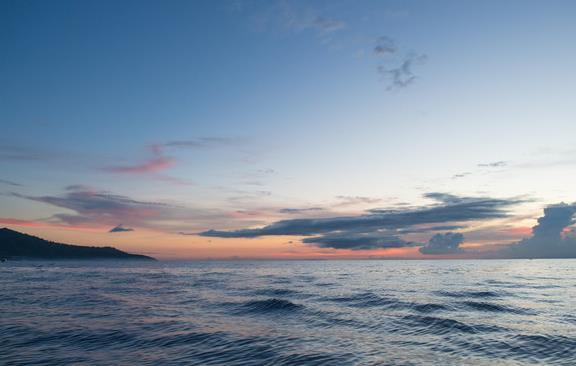 与巴厘岛隔海相望，原始与美丽并存——龙目岛