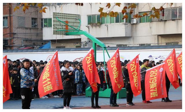 驻马店市第一高级中学分校强化爱国主义教育工作