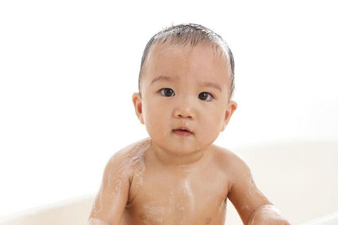 别乱给孩子用“洗发水”了，这3种洗发水可能损害头皮，别不知道