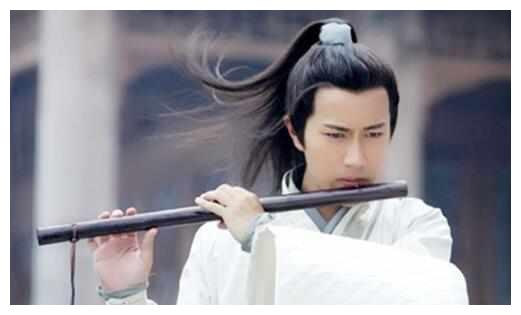 8位吹笛的古装美男子，杨洋第三，胡歌第二，第一堪称经典