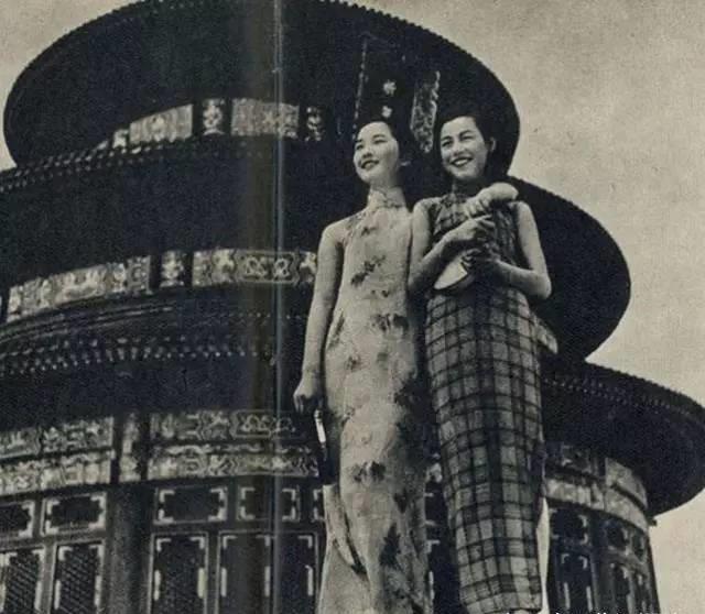 从清朝到现代，中国妇女的服饰变化过程是怎样的？