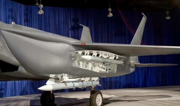 美军隐身版F-15遇冷，没能收获一个海外买家，原因究竟为何？