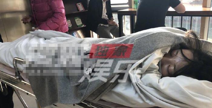 徐冬冬在整形医院手术时出意外，被紧急送到北京朝阳急救中心抢救