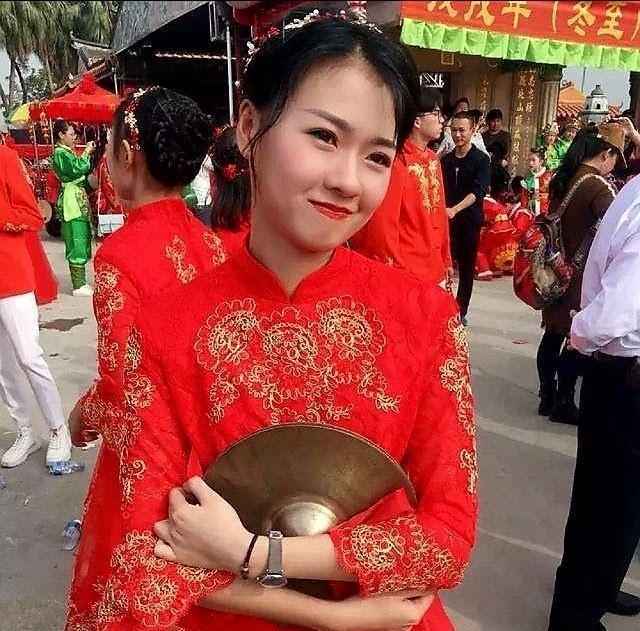 “潮汕妹妹”翁佳娜意外走红，标准的五官，网友：正宗东方美女！