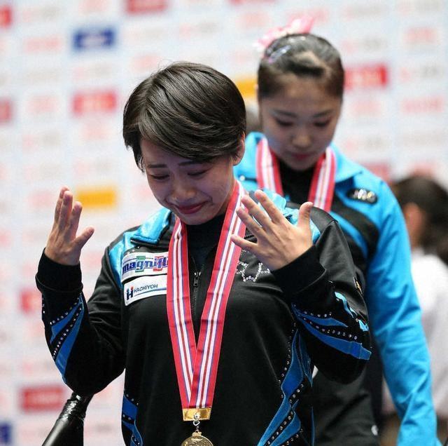 日本体操一姐夺得金牌，却因伤落选世锦赛，赛后难掩失落伤心落泪