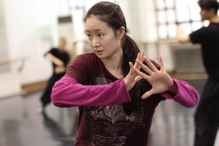 除了是“王小蒙”，她还是舞蹈家，比起杨丽萍、金星一点儿不差！