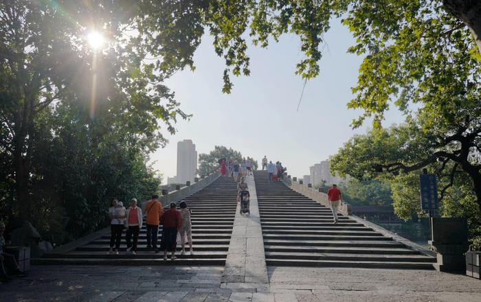 杭州最低调历史街区，面积仅商业广场大，却藏着4座国家级博物馆