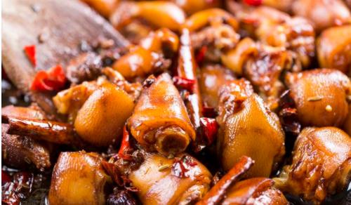 炖猪肉“忌讳”放的香料，炖猪肉诀窍，值得收藏