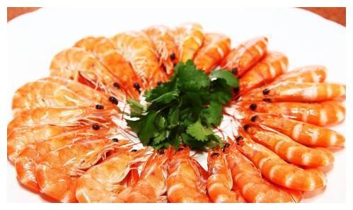 白灼基围虾做法有秘密，广东正宗的白灼是这样，特别是这个蘸料