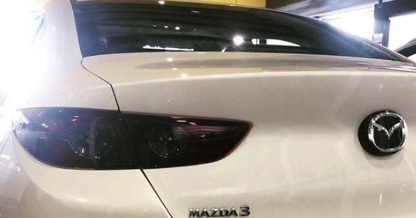 全新2019款马自达昂克赛拉，白色车身相当简洁，了解一下吧！