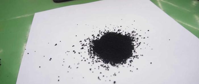 最黑的黑色：拉达奈米碳管黑改装