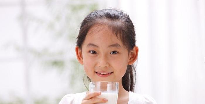 3类“假牛奶”已被列入黑名单，别再给孩子喝，浪费钱还没有营养