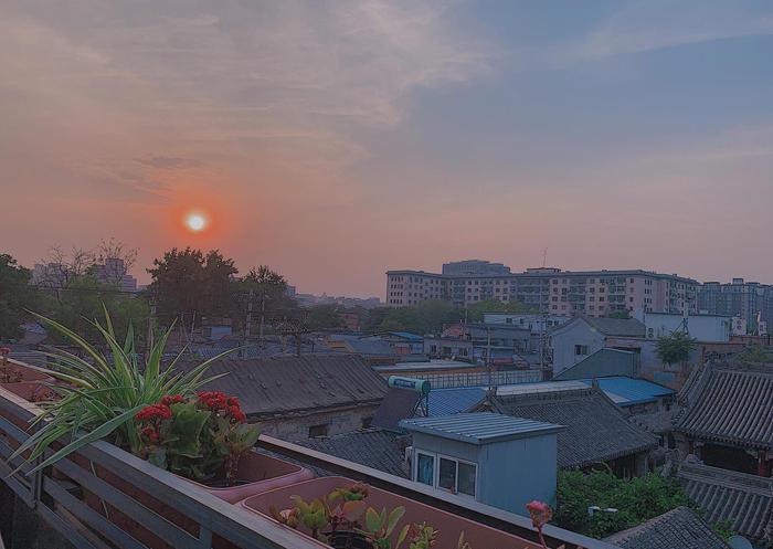 老北京胡同与现代都市的交融：西城区白塔寺周围能体会穿越时空