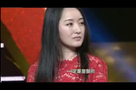 何炅现场跟杨钰莹面对面吃西瓜,一旁赵丽颖吃醋的表情