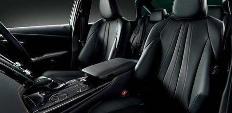 丰田皇冠又有新款上市！外观动感超亚洲龙，搭2.5L混动+四驱