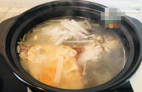 它是平民大补汤，三天两头做一锅，驱寒又滋补，孩子常喝免疫力强