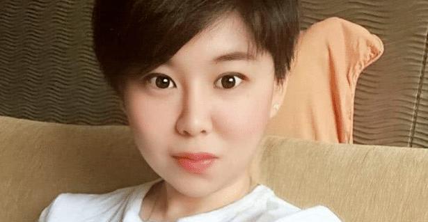 小沈阳妻子减肥成功瘦出瓜子脸，连女儿都跟着变美，网友：小沈阳