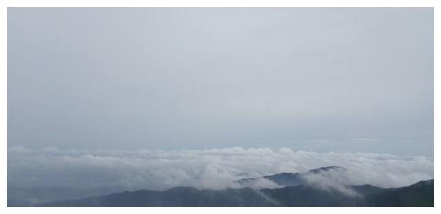 这就是佛山最高峰，又称佛山第一峰，有着佛山最长的登山石梯