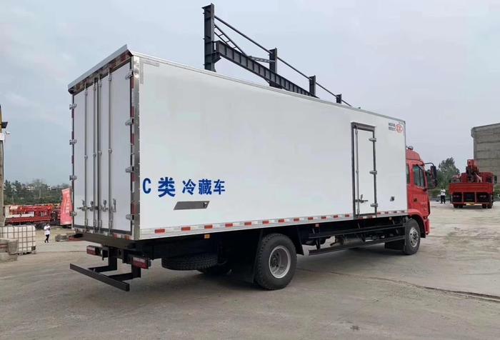 江淮7.8米冷藏车发往武汉