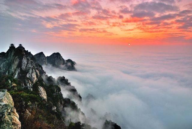 老君山锦山绣水，风景如画，老子在此得道修仙