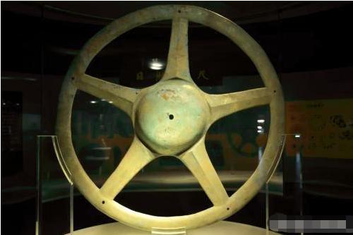 有个问题，三星堆青铜太阳轮是干嘛用的呢?