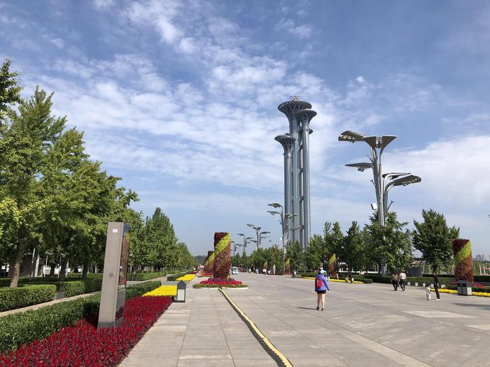 今日北京，蓝天白云 奥林匹克公园