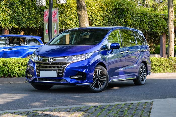 中国首款油电混动MPV，2+2+3七座，油耗5.8L，或22.98万元起