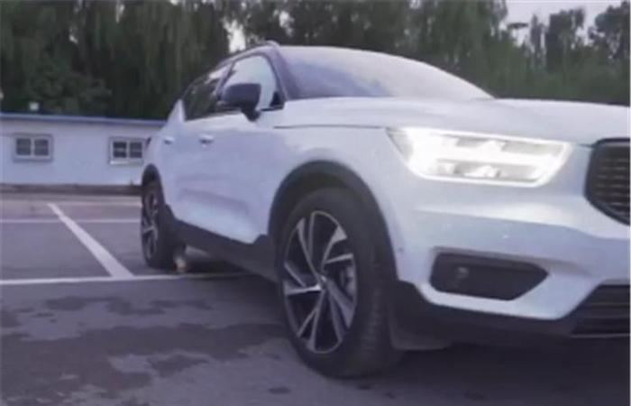 33万沃尔沃XC60现停车场，全系配主动刹车，马力190匹，油耗7.5L