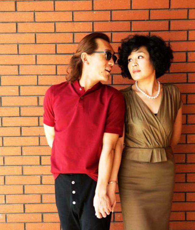李咏50岁患癌病逝，生前最后一条微博曝光，最放心不下这2个女人