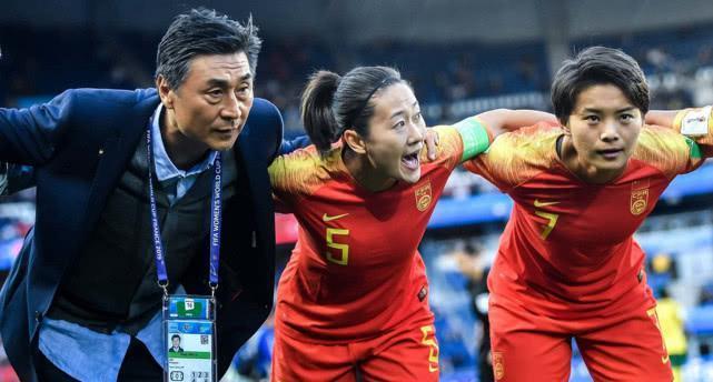 中国男女足互换教练，是不是目前提升中国女足，一条有效的途径？