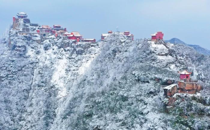 湖南慈利：春节大雪让五雷仙山美景极致