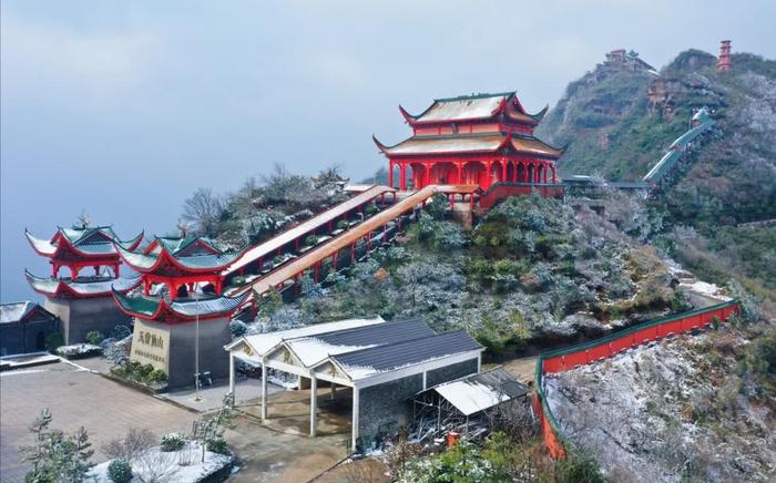 湖南慈利：春节大雪让五雷仙山美景极致