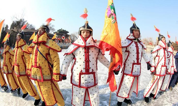 清朝的上三旗是哪3个，背后藏着皇太极与多尔衮的斗争