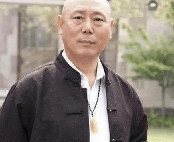 京城第一玩主：家在故宫边上，91年身价就过亿，拍戏只是玩玩而已