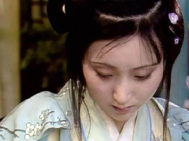 《红楼梦》中的服饰，银鼠坎肩是什么动物？杨妃色又是什么颜色？