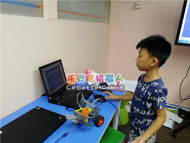 乐贝塔机器人|中国STEAM教育与国外STEAM教育有何不同!