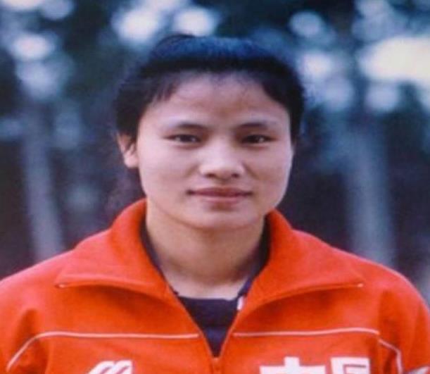 她是女排世界冠军，曾因误服药物被禁赛，如今51岁全家在美国生活