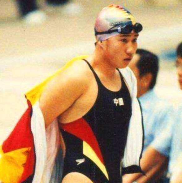 游泳运动员戴国宏近况: 曾获32个世界冠军, 如今自己开工作室!