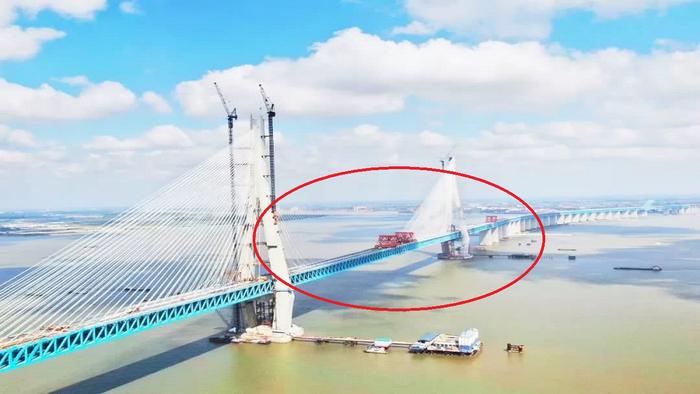 中国又创世界之最，这是我们打造的全球最长斜拉桥，横跨整个长江