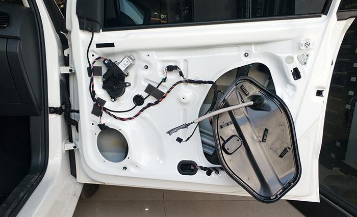 台州汽车改装隔音哪里效果好，大众POLO改装四门隔音升级音响