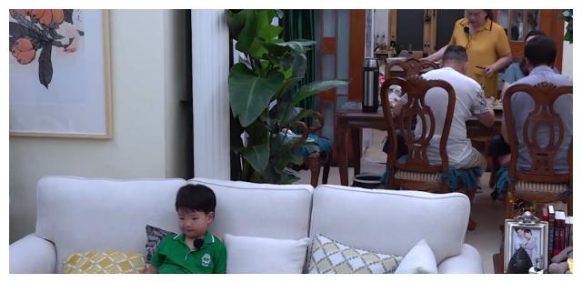 凌潇肃4岁儿子撞脸安吉，如果《爸爸去哪儿》再播出会是热门人选