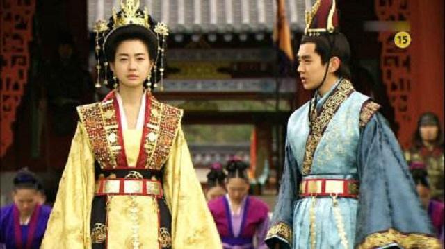 历史上的女王时代，不仅中国有武则天，东亚各国相继出现女王掌权