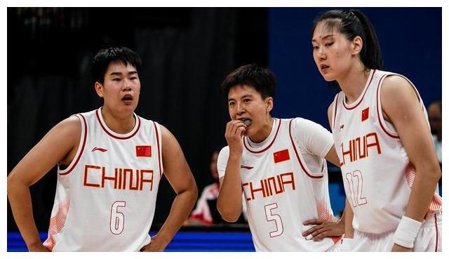 男篮再度惨遭羞辱！女篮4战狂胜257分，中国篮球连造四场超级惨案