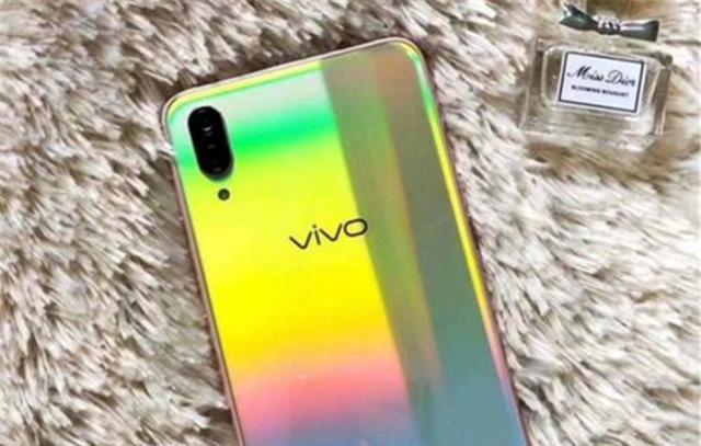 VIVO X30首发三星处理器，X23说降价血泪史