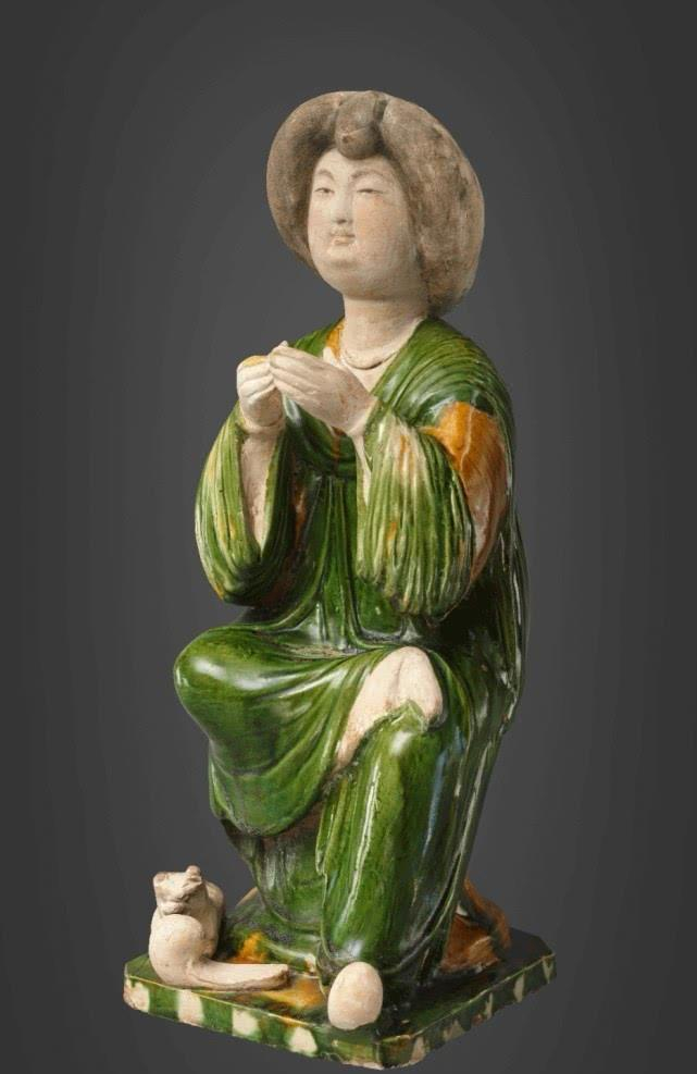 文物说：唐三彩仕女俑