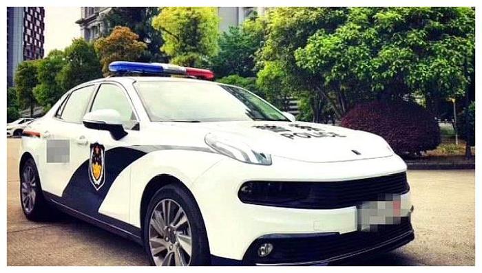 中国警车已告别大众！国产车穿上“警装”颜值爆表，霸气不失稳重