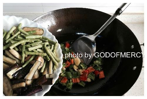 炒菜到底用什么油最健康？教你“6个诀窍”，包你挑到好食用油