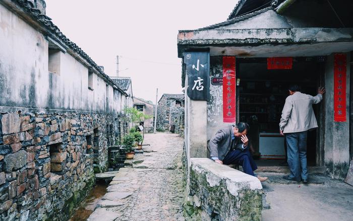 浙江最“奇怪”的村子，房子都是用石头建成，为宁波最大的石头村