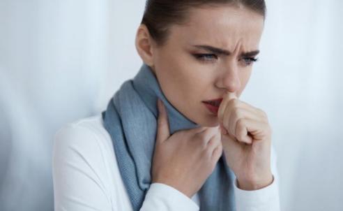 喉咙有痰咳不出？了解4种情况，促进痰液排出