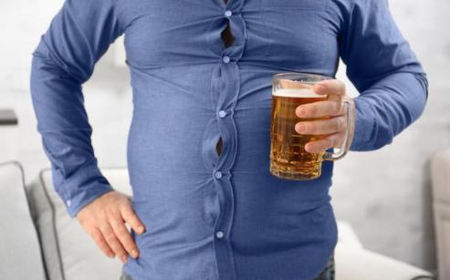 男人肚子胖得像怀孕？4件事不行动起来，健康负担重